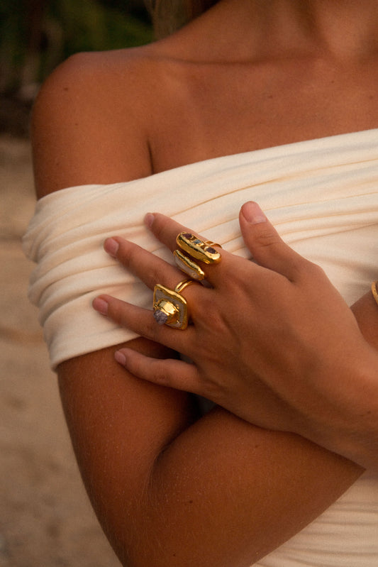 9 Essential Gold Jewelry Pieces Every Coastal Wardrobe Needs